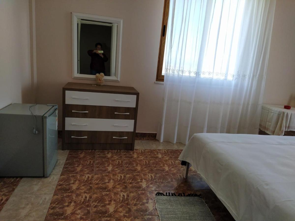 Jozi Kaiser Apartment 1 Дуррес Екстер'єр фото