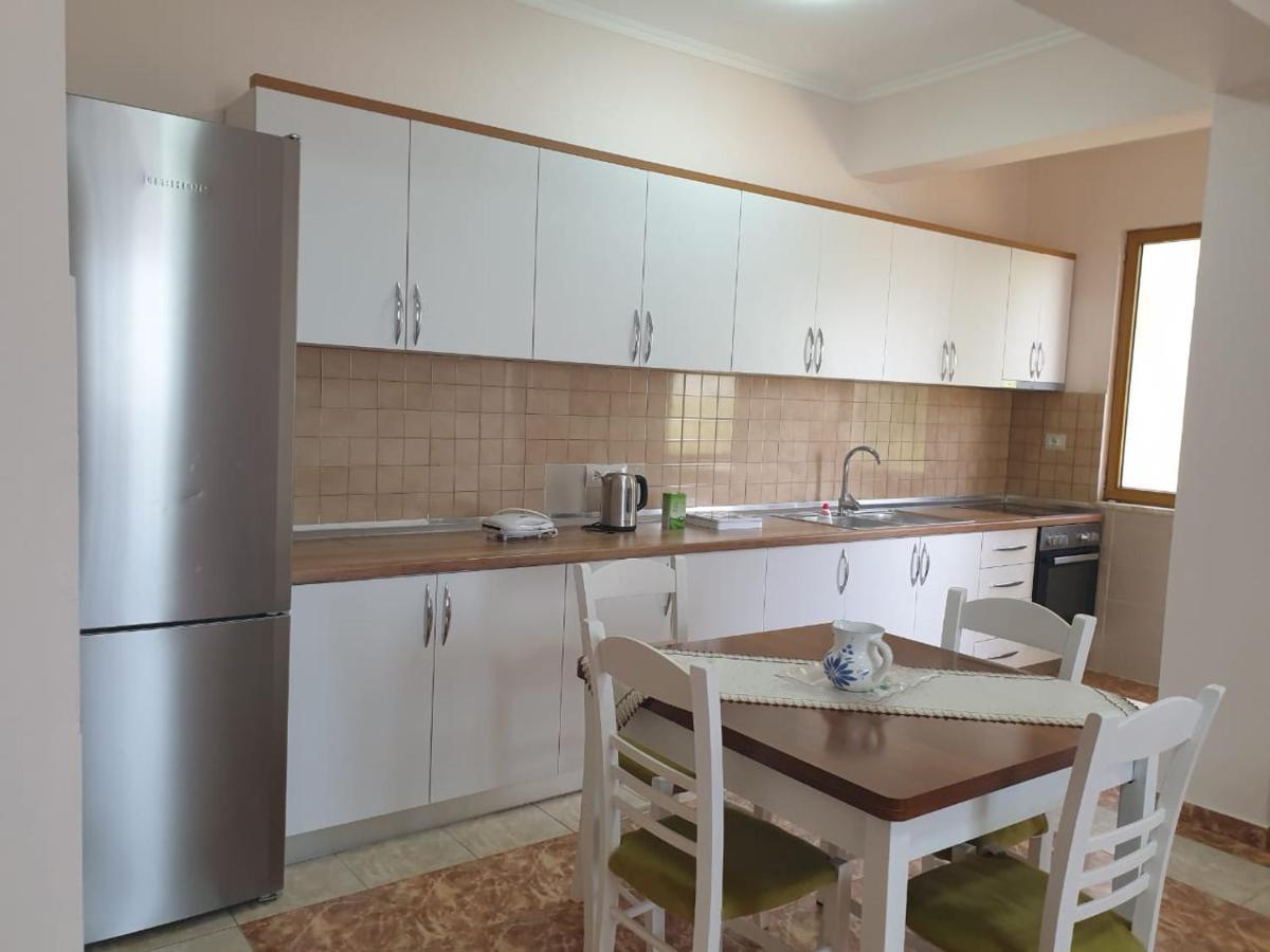 Jozi Kaiser Apartment 1 Дуррес Екстер'єр фото